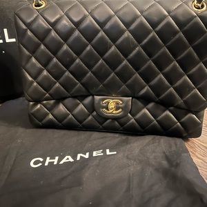 Large Chanel lambkin, jumbo flap, shoulder bag